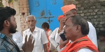 عوام نے بی جے پی امیدوار کو   گاؤں میں داخل ہونے سے روکا