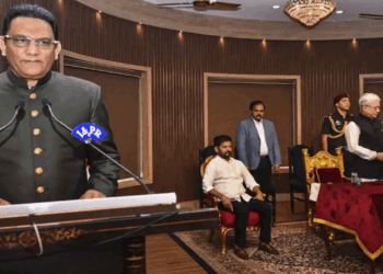 تلنگانہ کابینہ میں وزیر کے طور پرمحمد اظہرالدین کی حلف برداری