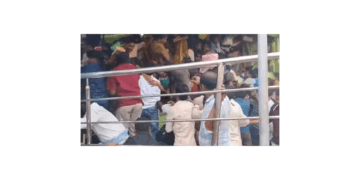 آندھرا  کے سری وینکٹیشورا سوامی مندر میں اکادشی کے موقع پر بھگدڑ- 9افراد ہلاک