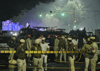 دہلی میں لال قلعہ کے قریب  زوردار دھماکہ، 13 ہلاک، درجنوں زخمی