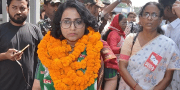 دیگھا کی بیٹی ہمیشہ آپ کے ساتھ کھڑی رہے گی-دیویا گوتم