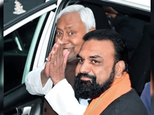 نتیش کمار اور سمراٹ چودھری کریڈٹ کی سیاست میں مصروف