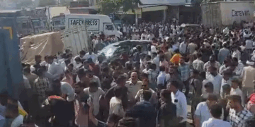 بے قابو ڈمپر نے تقریباً 40 گاڑیوں کو ماری ٹکر