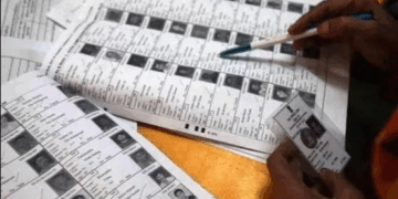 مغربی بنگال میں ایس آئی آر کے تحت ووٹر فہرست کی تیاری کا عمل جاری