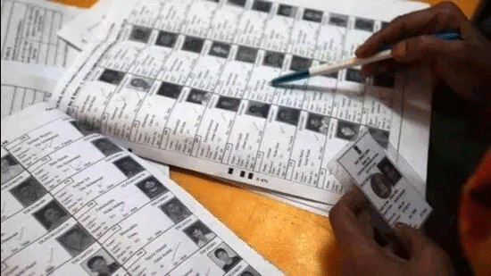 مغربی بنگال میں ایس آئی آر کے تحت ووٹر فہرست کی تیاری کا عمل جاری