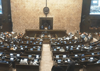 پارلیمنٹ میں انڈیگو پروازوں کی منسوخی پر ہنگامہ