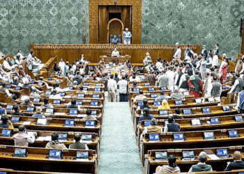 ایس آئی آر پر ہنگامہ کے درمیان لوک سبھا کی کارروائی  ملتوی