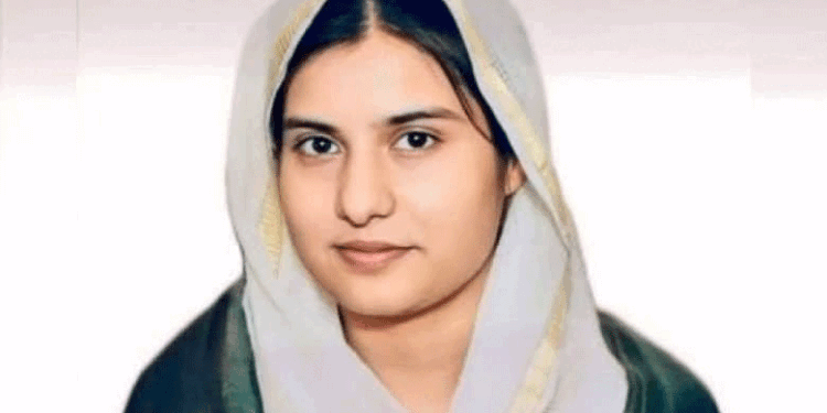 خاتون ڈاکٹر کا حجاب کھینچنا اس کے وقار اور مذہبی شناخت پر براہ راست حملہ