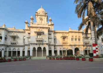 کے جی ایم یو احاطہ میں موجود 5 ناجائز مزاروں کو ہٹانے کے لیےدوسرا نوٹس جاری