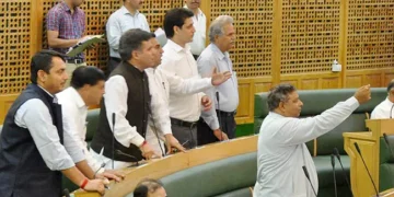 جموں و کشمیر اسمبلی میں حزب اختلاف اور حزب اقتدار کے لیڈران آمنے سامنے