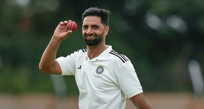 تیز گیندباز عاقب نبی کو خاص ایوارڈ