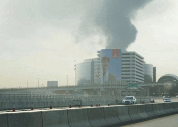 ایران کے ڈرون حملے سے دبئی ایئرپورٹ پر آگ