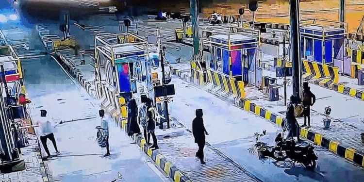 مدھیہ پردیش میں ٹول وصولی کو لے کر بڑا تنازعہ