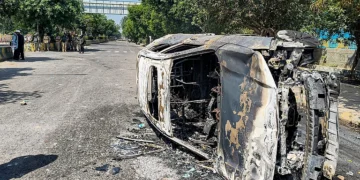 نوئیڈا سے فرید آباد تک ملازمین کا پرتشدد احتجاج