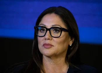 ٹرمپ کابینہ کی رُکن لوری شاویز عہدے سے دستبردار