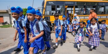 لکھنؤ میں  اہم اسکولوں کی بیک وقت چھٹی پر پابندی