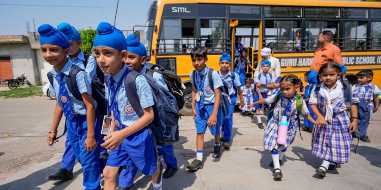 لکھنؤ میں اہم اسکولوں کی بیک وقت چھٹی پر پابندی