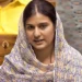 اقرا حسن نے مہلوک آدتیہ کی دادی اور ماں کو گلے لگا کر ہمدردی کا اظہار کیا