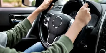 نابالغ بیٹے کو گاڑی چلانے کی اجازت دینا مہنگا پڑا