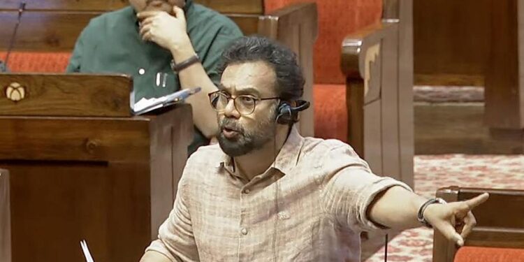 زبردست ہنگامہ کے درمیان راجیہ سبھا میں ’وندے ماترم بل‘ پیش