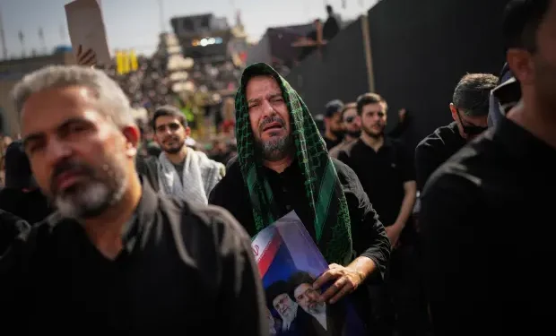 ہزاروں نم آنکھو ں کے درمیان ایران کے سپریم لیڈر آیت اللہ علی خامنہ ای سپرد خاک