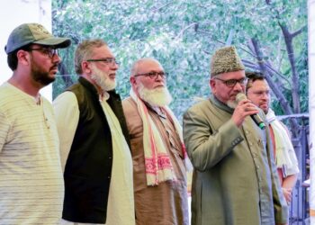 امتحانا ت میں بے ضابطگیوں کے خلاف جاری احتجاج میں جماعتِ اسلامی ہند کے وفد کی شرکت