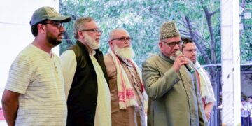 امتحانا ت میں بے ضابطگیوں کے خلاف جاری احتجاج میں جماعتِ اسلامی ہند کے وفد کی شرکت