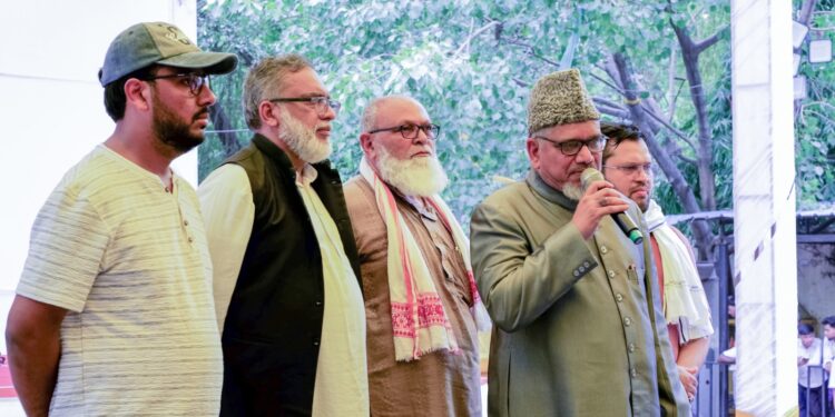 امتحانا ت میں بے ضابطگیوں کے خلاف جاری احتجاج میں جماعتِ اسلامی ہند کے وفد کی شرکت