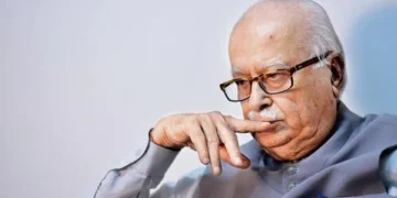 دہلی ایس آئی آر میں لال کرشن آڈوانی سمیت کئی اہم شخصیات کو پرانے ریکارڈ سے میپ نہ ہونے پر نوٹس