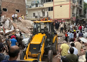 دہلی کے ستیہ نکیتن میں ہاسٹل کی عمارت منہدم