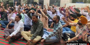 پنجاب میں  3 لاکھ سرکاری ملازمین ہڑتال پر