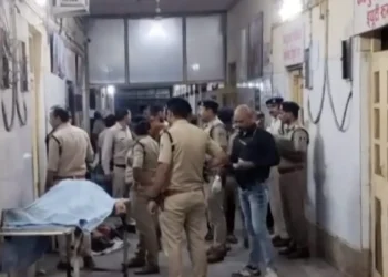 بے قابو ٹرک کی زد میں آکر 13 افراد ہلاک